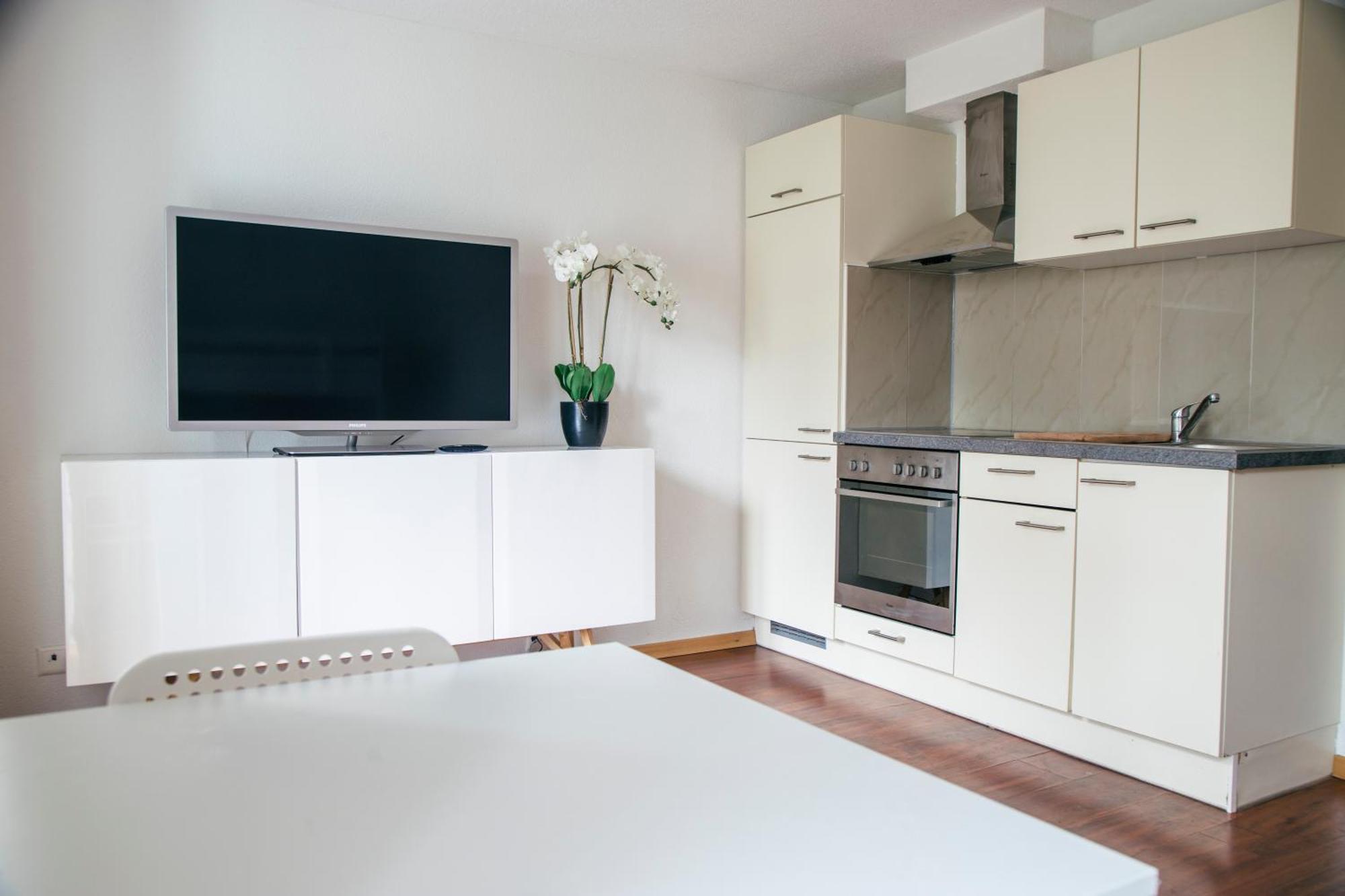 Nimbuzzz Apartments Unterseen ภายนอก รูปภาพ