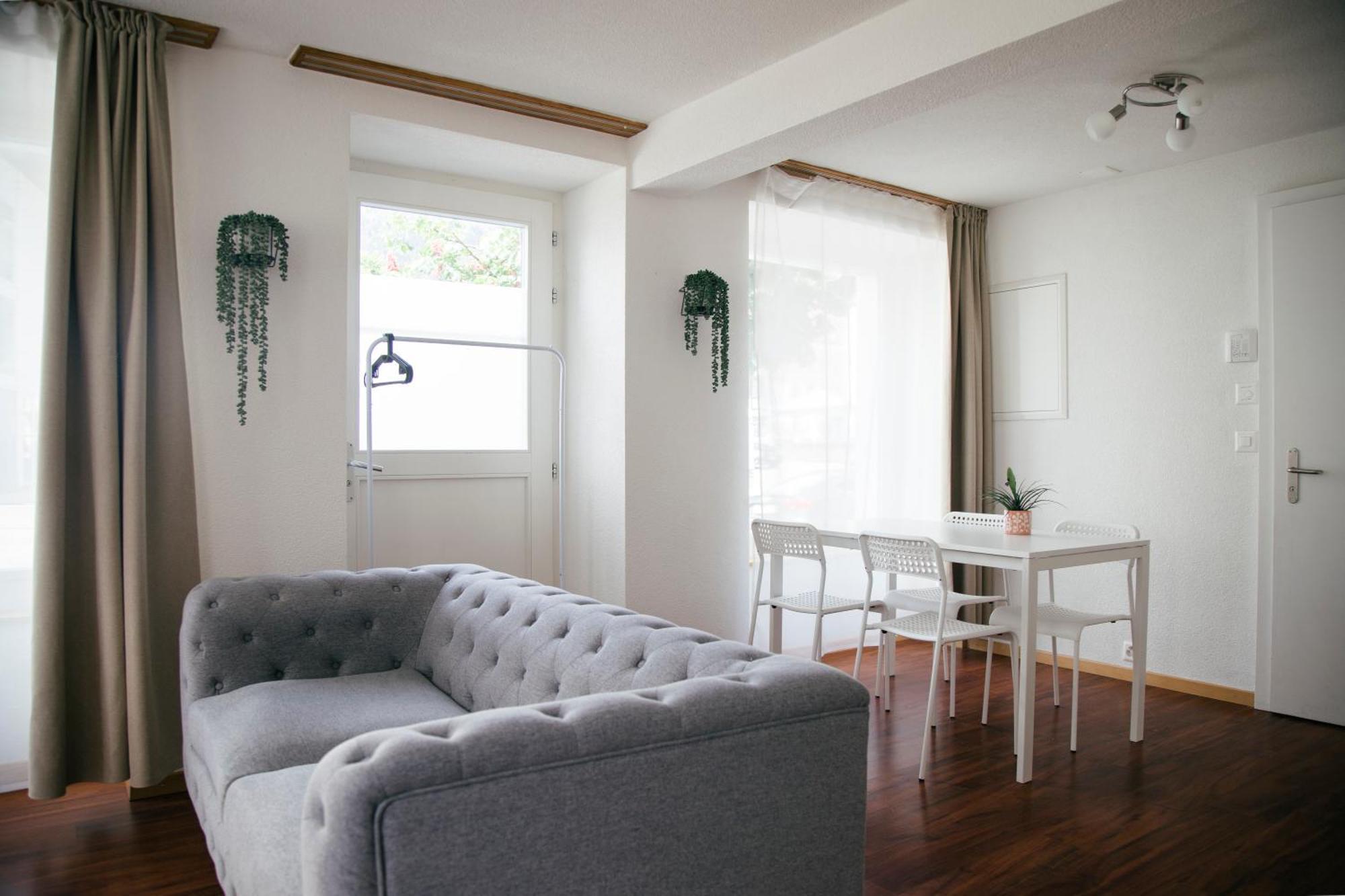Nimbuzzz Apartments Unterseen ภายนอก รูปภาพ