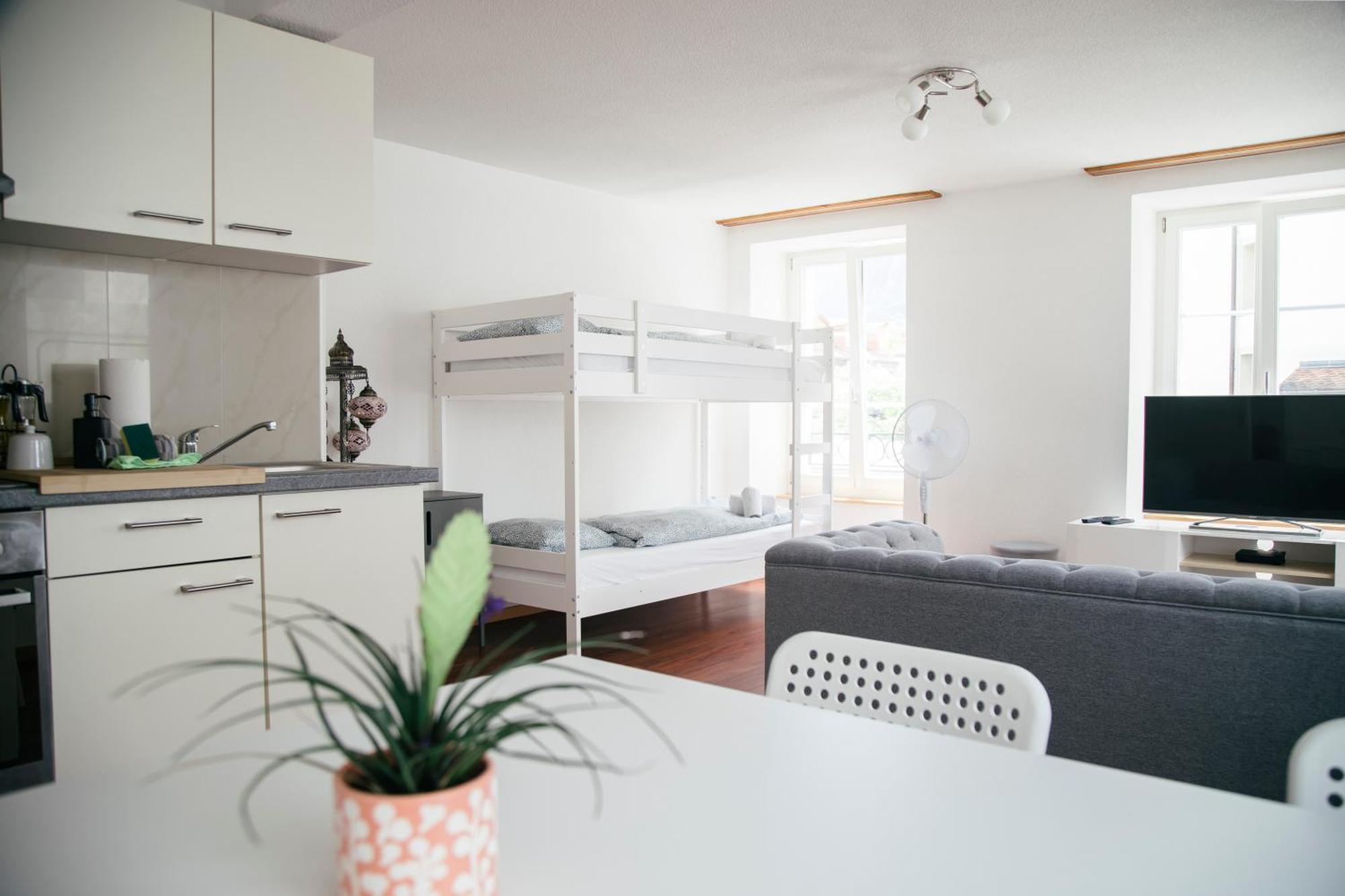 Nimbuzzz Apartments Unterseen ภายนอก รูปภาพ