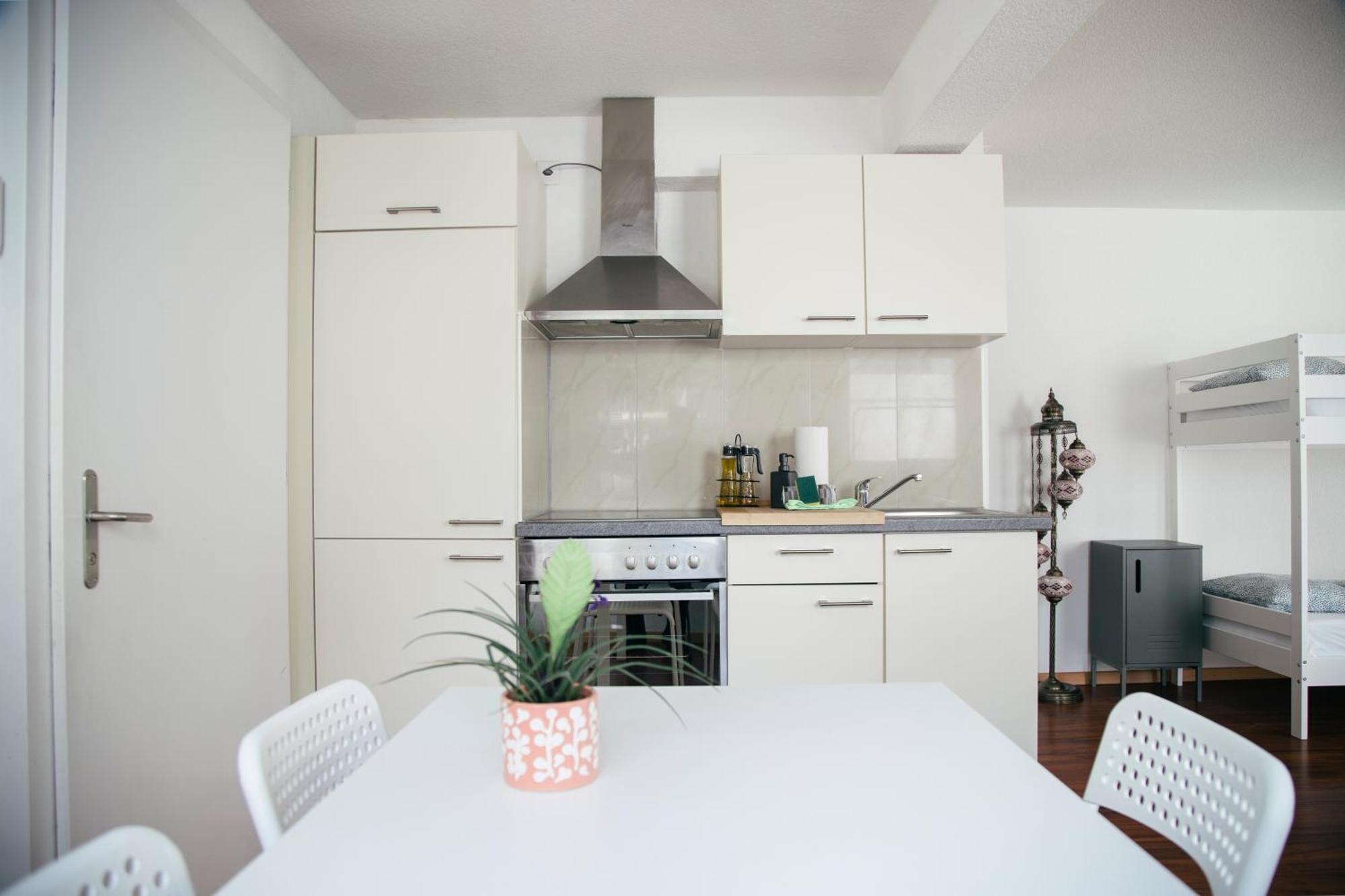 Nimbuzzz Apartments Unterseen ภายนอก รูปภาพ